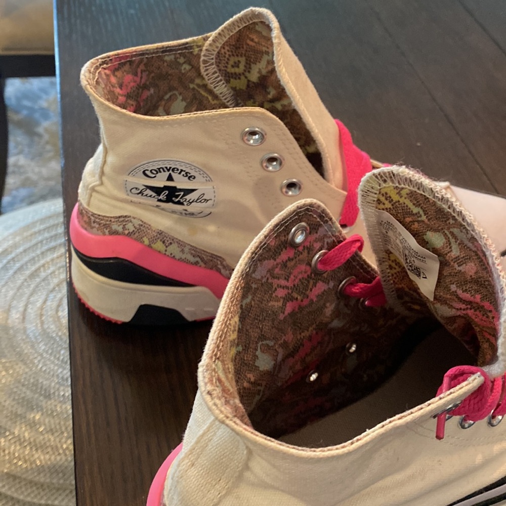 Beautiful converse - Picture 2 of 6